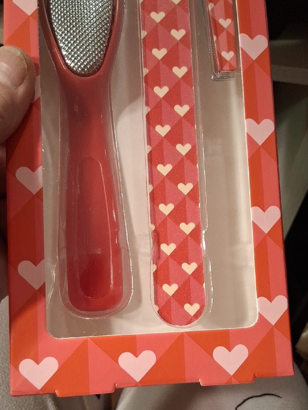 Pedicure Set - Red Heart Pattern Foot File, Nail File & Clipper - Picture 4 of 5